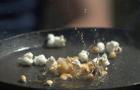 Puffet mais (popcorn): fordeler og skader, lage popcorn hjemme Hvordan maiskjerner blir til popcorn